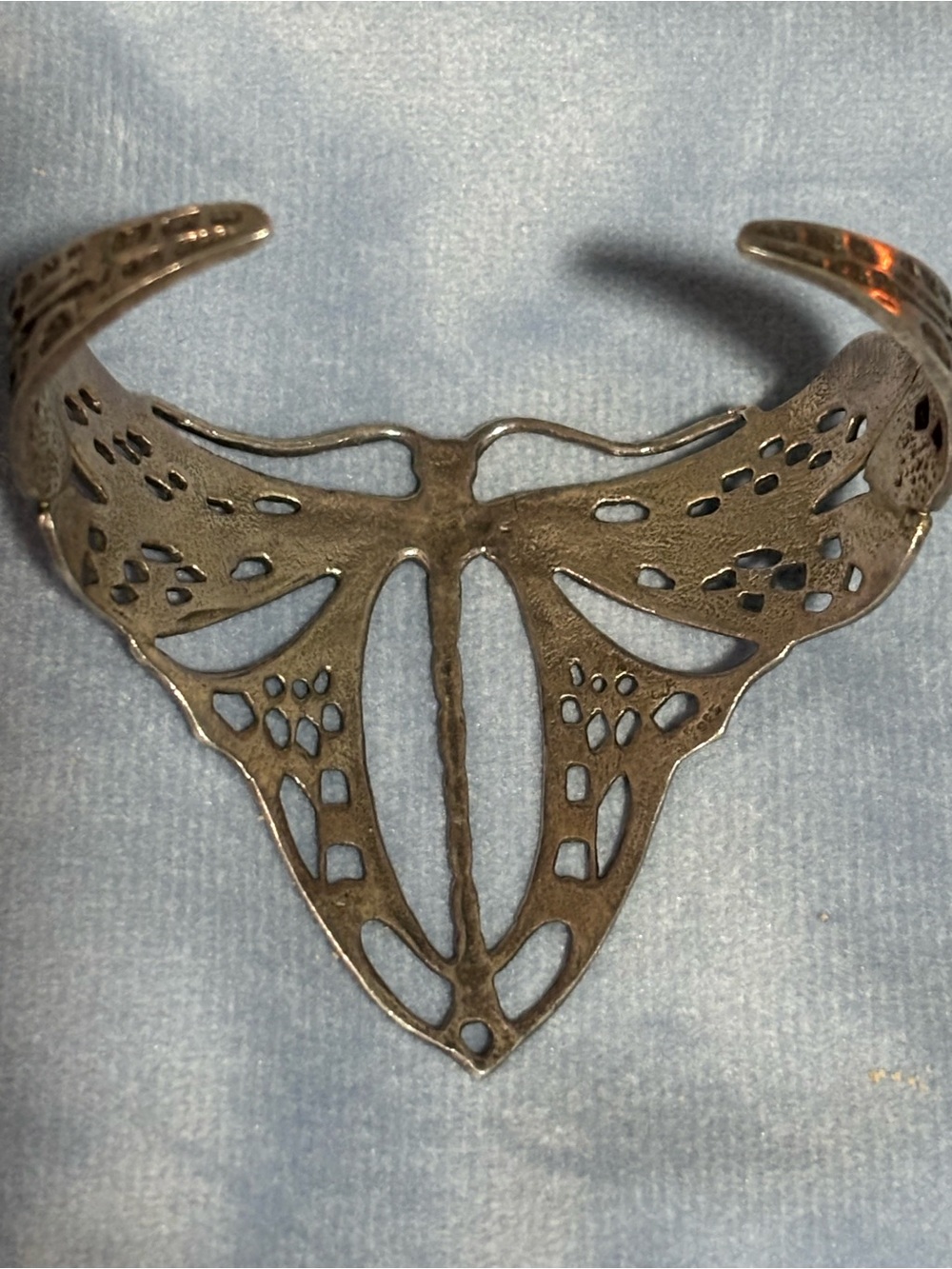 .925 Sterling dragonfly cuff bracelet detailed filigree wings Art Nouveau style - Picture 2 of 4